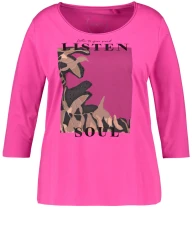 Curvy Shirt mit Frontprint / Pink